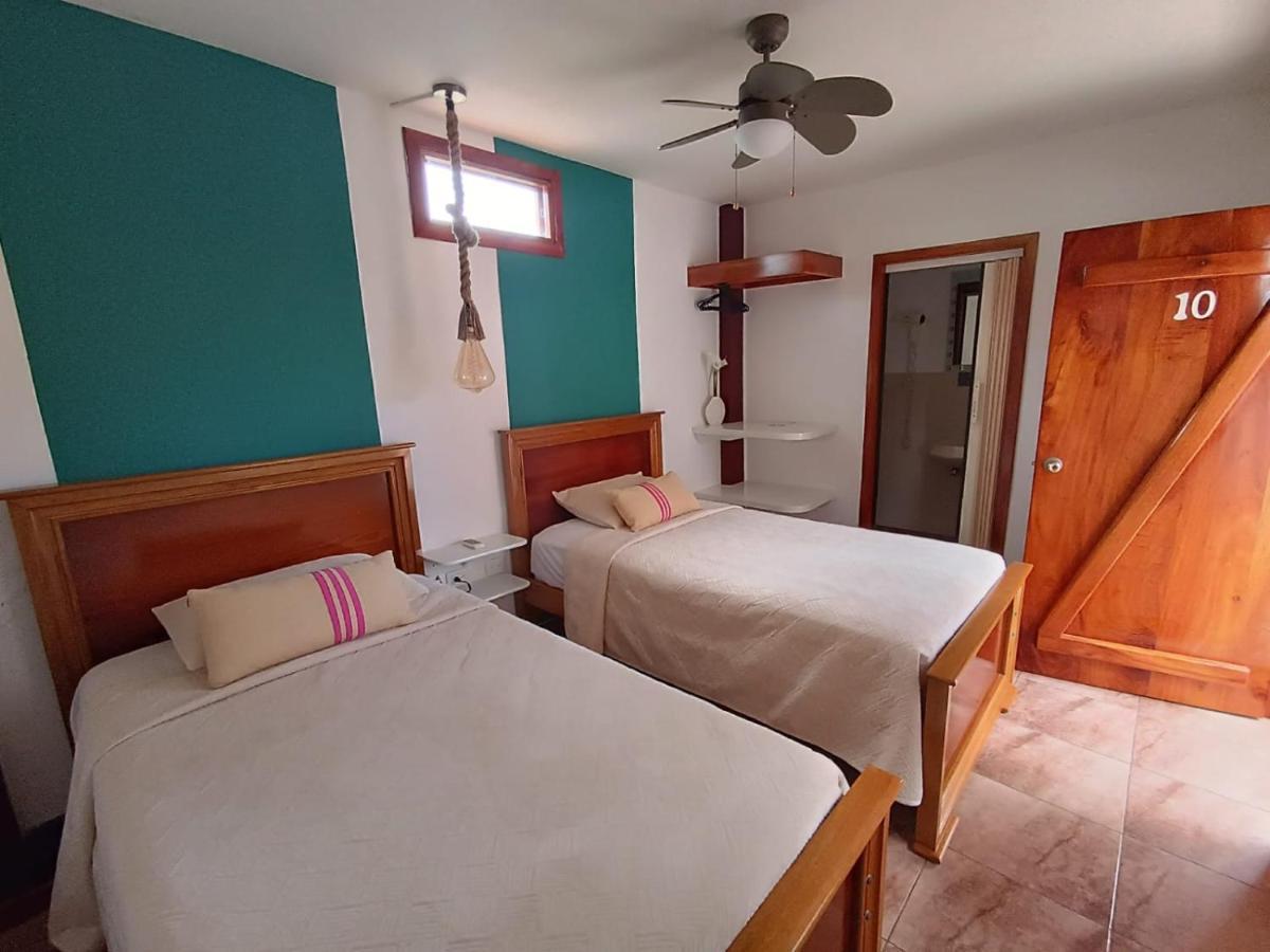 The Wooden House Hotel Пуерто-Вільяміль Екстер'єр фото