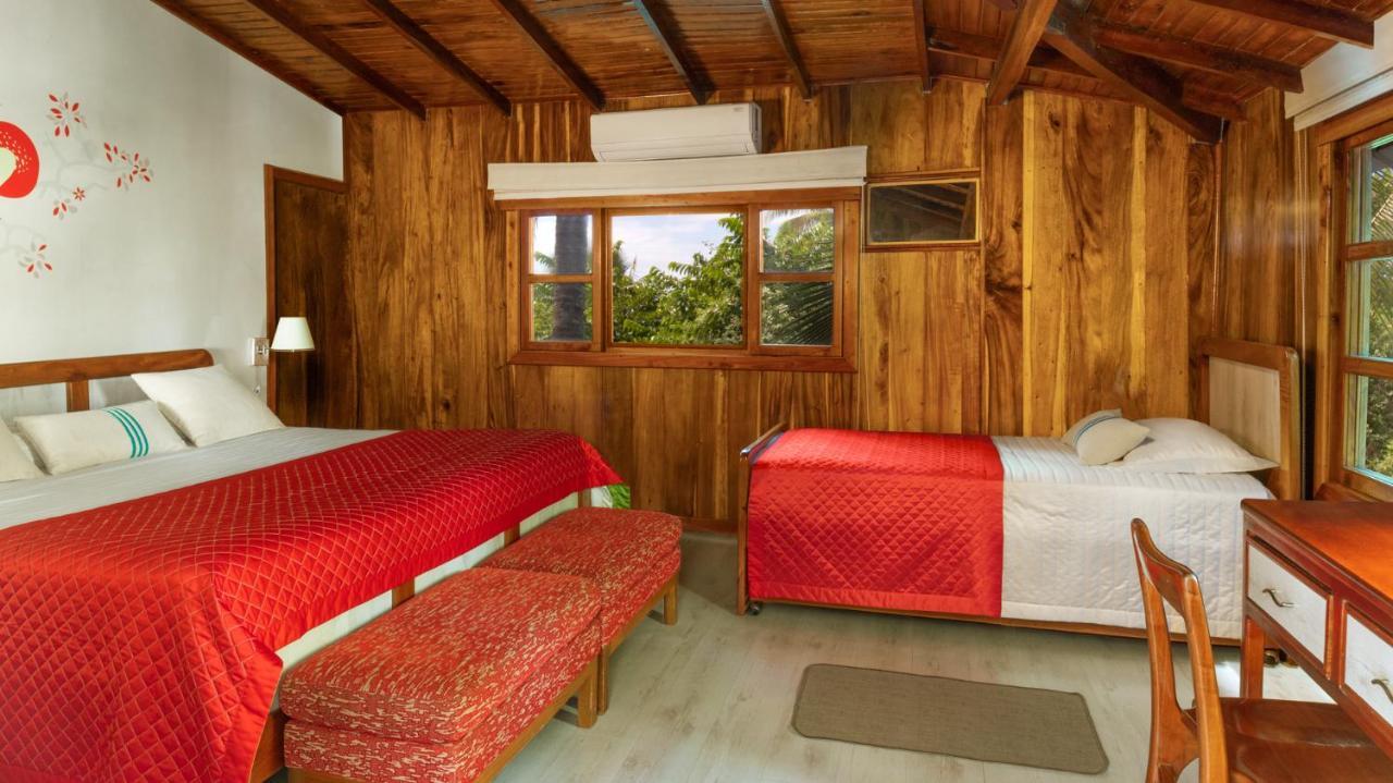 The Wooden House Hotel Пуерто-Вільяміль Екстер'єр фото