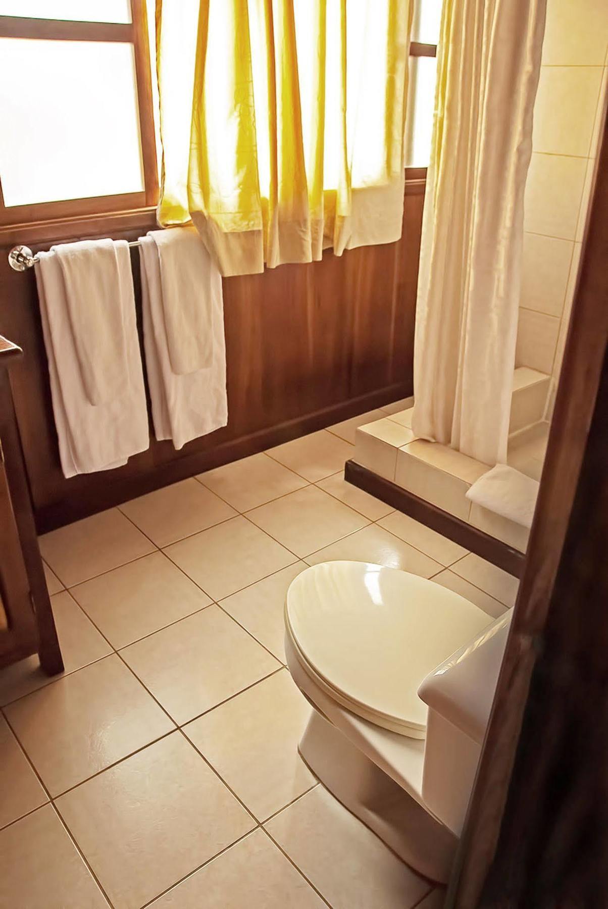 The Wooden House Hotel Пуерто-Вільяміль Екстер'єр фото