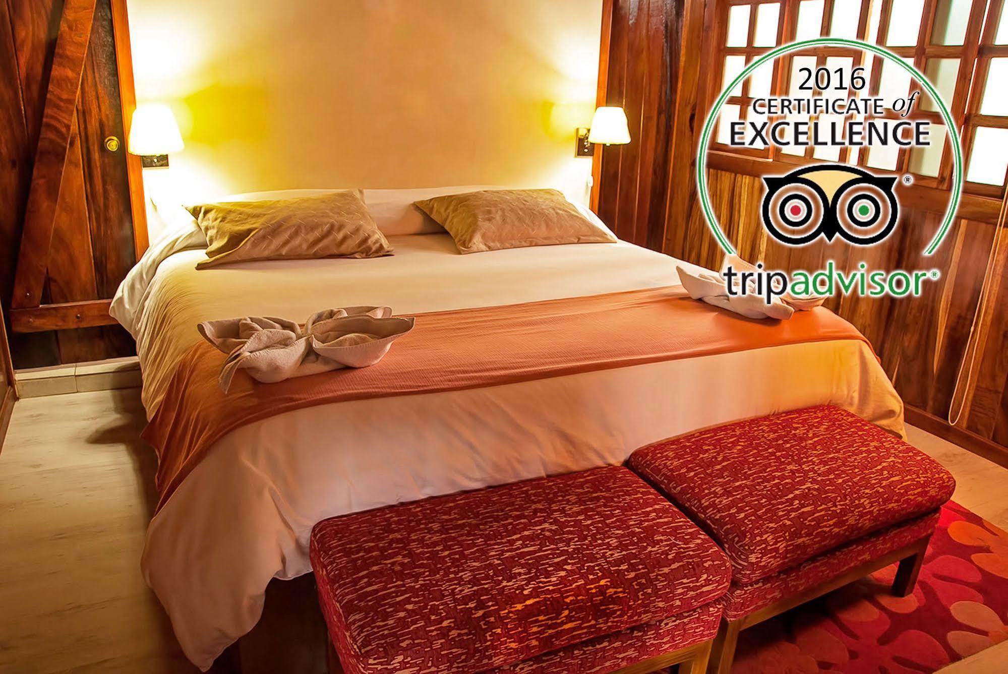 The Wooden House Hotel Пуерто-Вільяміль Екстер'єр фото